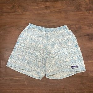 size XS, patagonia, blue and white shorts, tropical print,
